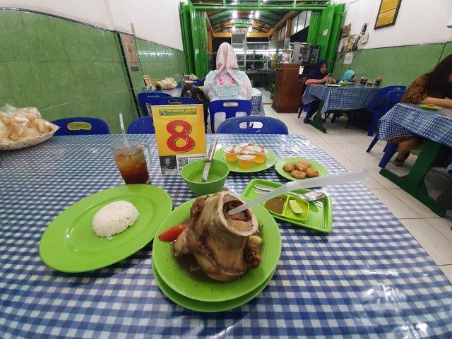 25 Rekomendasi Tempat Makan Enak dan Favorit di Wilayah Medan Untuk Keluarga Yang Lagi Hits 18
