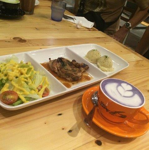 6 Referensi Cafe Romantis Daerah Kediri, Yuk Ajak Dinner Pasanganmu di Tempat Cantik Ini! 6