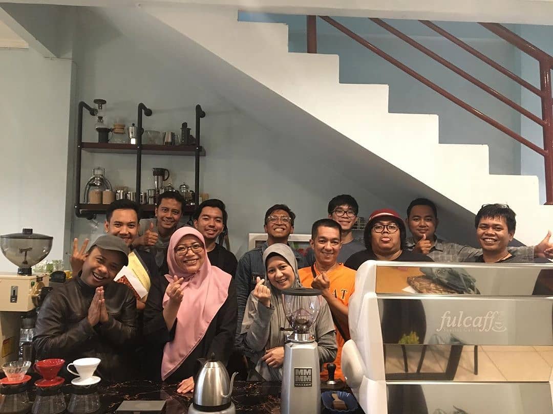 40 Referensi Tempat Makan Terkenal Enak di Wilayah Depok, Manakah Yang Punya Playground? 25