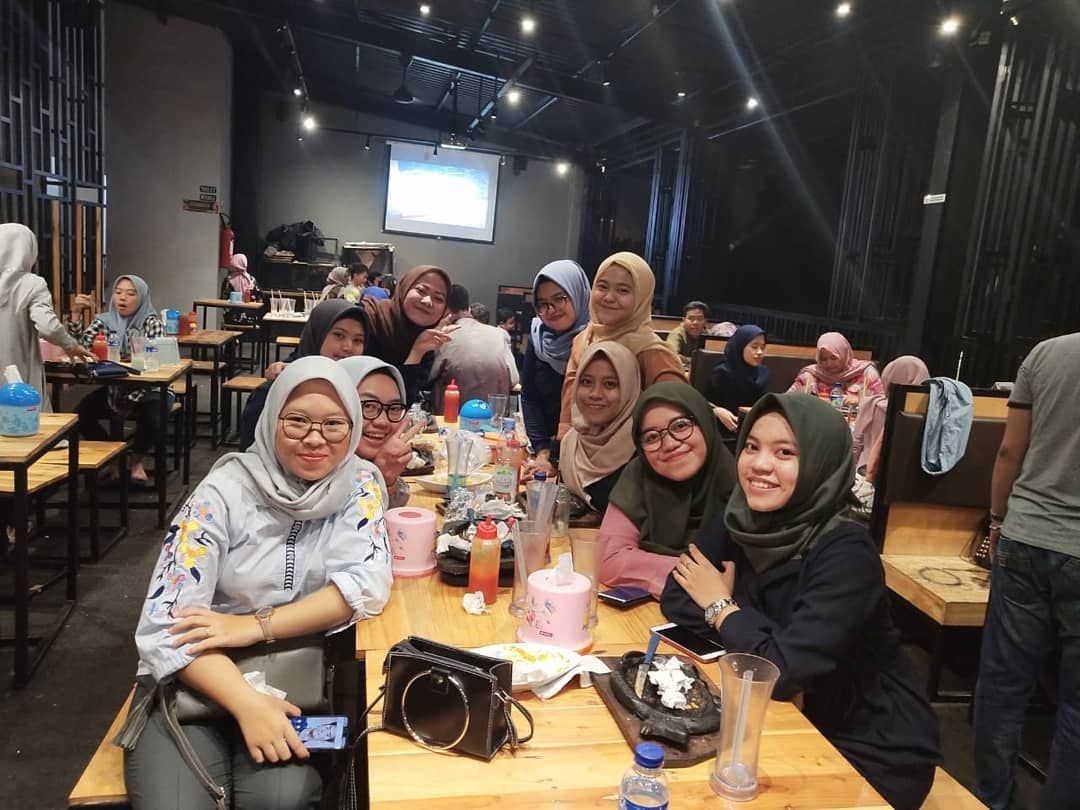 40 Referensi Tempat Makan Terkenal Enak di Wilayah Depok, Manakah Yang Punya Playground? 37