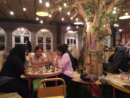 6 Rekomendasi Cafe di Bekasi Yang Menyuguhkan Live Music Ini Bikin Momen Ngumpul Makin Seru 4