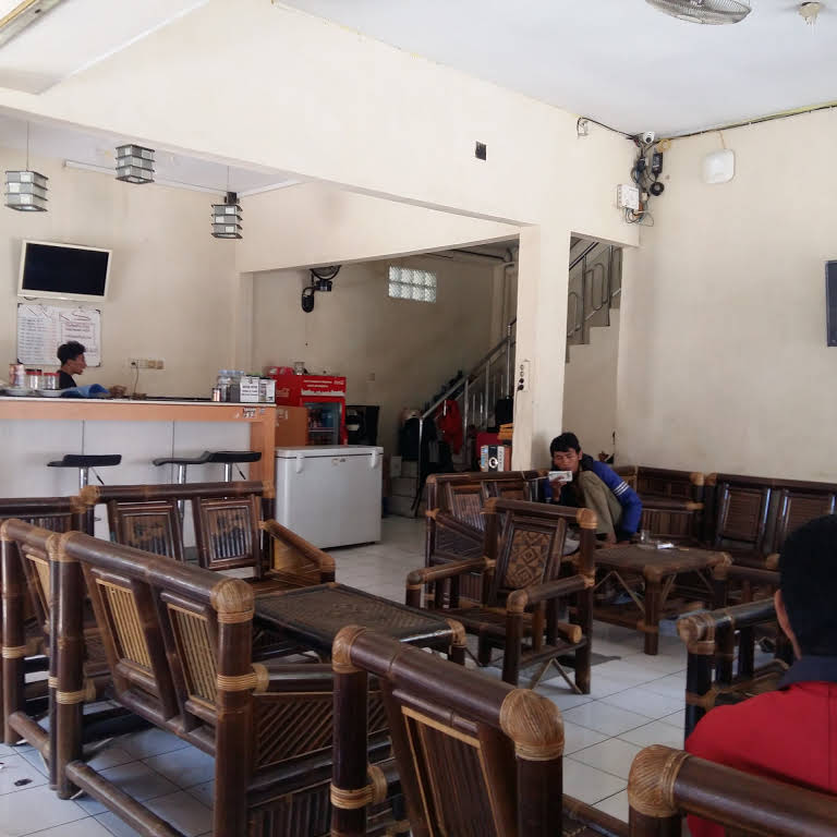 6 Daftar Pilihan Tempat Ngopi Paling Enak di Kediri Yang Cocok Untuk Nongki Sambil Kerja! 3