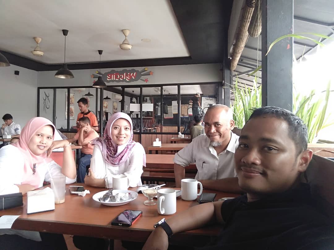 40 Referensi Tempat Makan Terkenal Enak di Wilayah Depok, Manakah Yang Punya Playground? 7