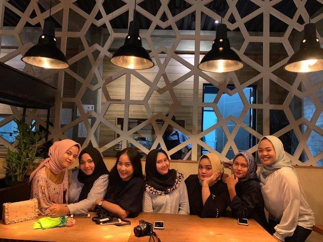 15 Rekomendasi Tempat Makan di Pekanbaru Untuk Keluarga Yang Jadi Favorit dan Ada Kolam Ikan? 8