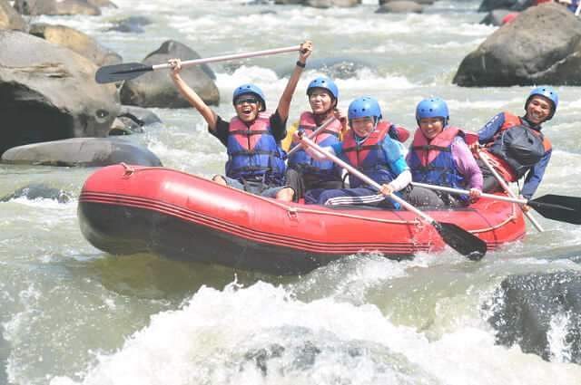 Asyiknya Rafting di Sungai Citarik 6 Asyiknya Rafting di Sungai Citarik 6