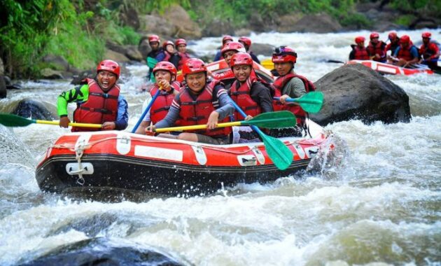 Asyiknya Rafting di Sungai Citarik 2 Asyiknya Rafting di Sungai Citarik 2