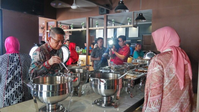 10 Rekomendasi Cafe Daerah Pontianak Ini Merupakan Tempat Hangout Yang Paling Ramai Dikunjungi 7