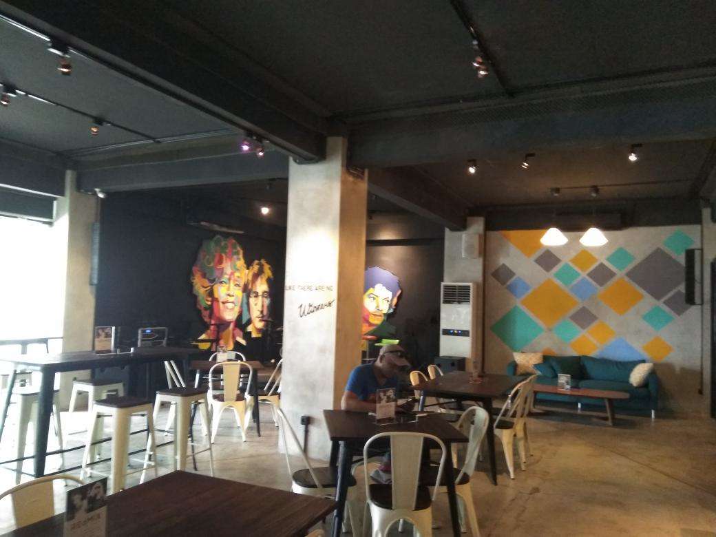6 Referensi Cafe Live Music di Daerah Jakarta Pusat, Cocok Buat Hangout Akhir Pekan! 6