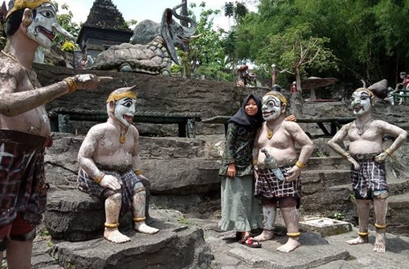 Berlibur di Wisata Tertua Kota Malang, Taman Rekreasi Tlogomas 6