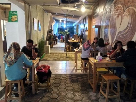 10 Referensi Cafe Murah di Daerah Sukabumi Ini Cocok Untuk Tempat Hangoutnya Para Millennials 7 10 Referensi Cafe Murah di Daerah Sukabumi Ini Cocok Untuk Tempat Hangoutnya Para Millennials 7