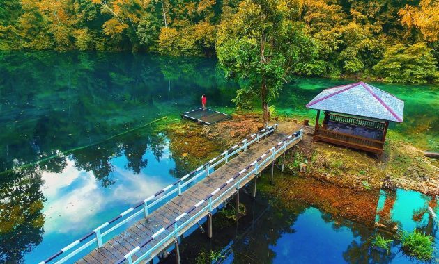 10 Referensi Wisata Danau Cantik di Daerah Kalimantan Timur Ini Bak Surga Tersembunyi! 5 10 Referensi Wisata Danau Cantik di Daerah Kalimantan Timur Ini Bak Surga Tersembunyi! 4