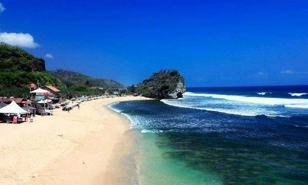 10 Pantai Indah Nan Eksotis Cantiknya Kebangetan di Jogja, Manakah Yang Dekat Dengan Kota dan Sudah Buka? 1