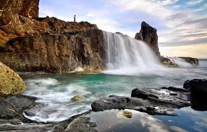 10 Daftar Tempat Wisata Air Terjun Hits di Wilayah Lombok Yang Panoramanya Sangat Bagus 2