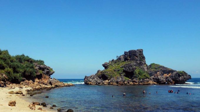 10 Pantai Indah Nan Eksotis Cantiknya Kebangetan di Jogja, Manakah Yang Dekat Dengan Kota dan Sudah Buka? 3