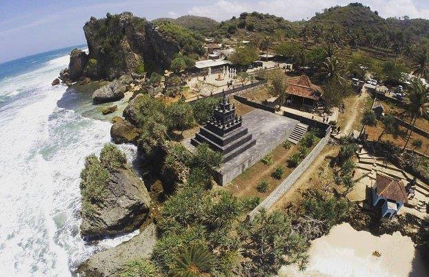 10 Pantai Indah Nan Eksotis Cantiknya Kebangetan di Jogja, Manakah Yang Dekat Dengan Kota dan Sudah Buka? 5