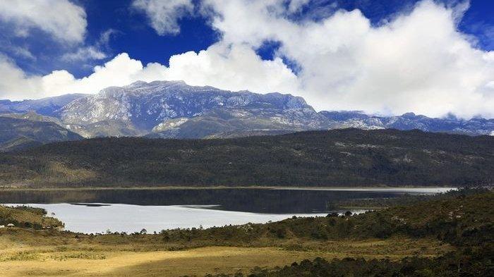 10 Rekomendasi Wisata Alam Danau di Pegunungan Ini Keindahannya Tak Tertandingi, Wajib Untuk Kalian Kunjungi! 10