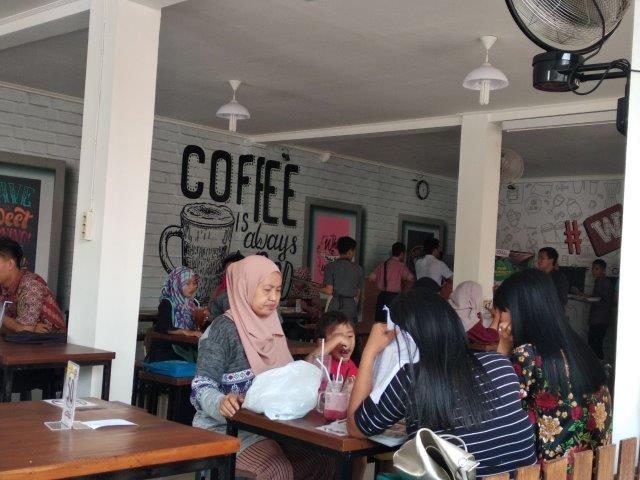 10 Referensi Tempat Nongkrong Murah di Daerah Cirebon Ini Nggak Akan Bikin Kantongmu Jebol 2 10 Referensi Tempat Nongkrong Murah di Daerah Cirebon Ini Nggak Akan Bikin Kantongmu Jebol 2