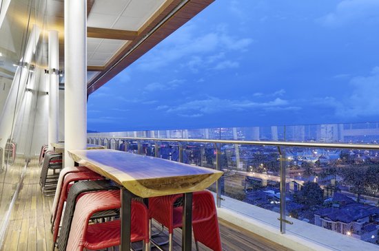 6 Rekomendasi Cafe Romantis Daerah Padang Bisa Dijadikan Untuk Candle Light Dinner Bersama Pasangan 4