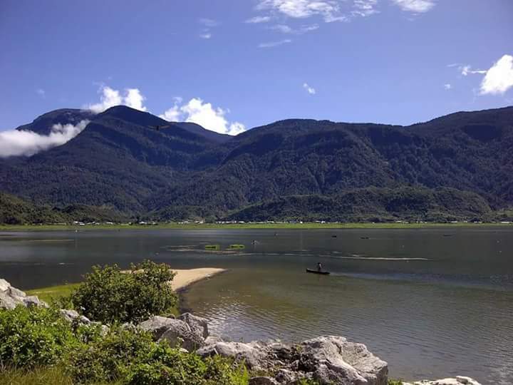 10 Rekomendasi Wisata Alam Danau di Pegunungan Ini Keindahannya Tak Tertandingi, Wajib Untuk Kalian Kunjungi! 7