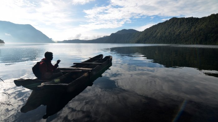 10 Rekomendasi Wisata Alam Danau di Pegunungan Ini Keindahannya Tak Tertandingi, Wajib Untuk Kalian Kunjungi! 8