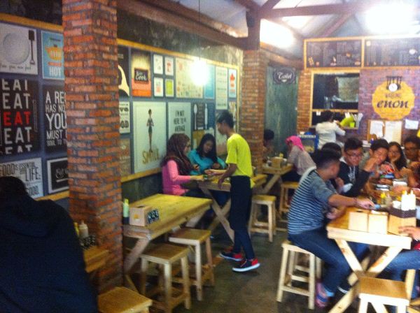 10 Rekomendasi Cafe Kekinian di Daerah Bekasi Ini Cocok Untuk Ngumpul Bareng Saat Weekend 9 10 Rekomendasi Cafe Kekinian di Daerah Bekasi Ini Cocok Untuk Ngumpul Bareng Saat Weekend 9