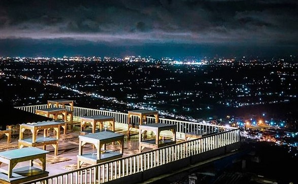 6 Cerita Menarik yang Membuat Kita Tergiur Menikmati Bukit Bintang Jogja 2