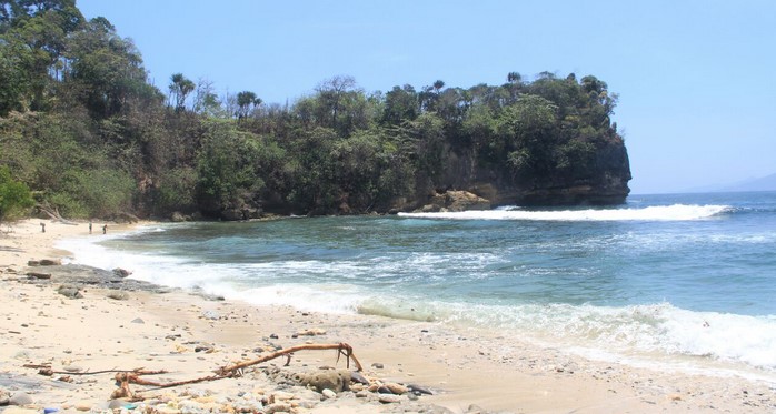 Kenalkan 10 Pantai Ciamik Sangat Mempesona di Wilayah Tulungagung, Mana Yang Sudah Dibuka? 10 Kenalkan 10 Pantai Ciamik Sangat Mempesona di Wilayah Tulungagung, Mana Yang Sudah Dibuka? 10