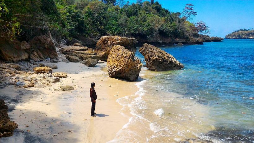 Kenalkan 10 Pantai Ciamik Sangat Mempesona di Wilayah Tulungagung, Mana Yang Sudah Dibuka? 9 Kenalkan 10 Pantai Ciamik Sangat Mempesona di Wilayah Tulungagung, Mana Yang Sudah Dibuka? 9
