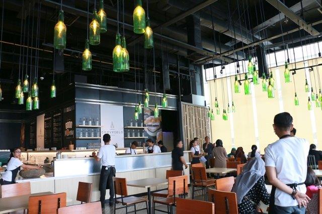 10 Daftar Pilihan Cafe Tangerang Ini Cocok Untuk Hangout Saat Weekend, Menarik Untuk Dicoba! 9 10 Daftar Pilihan Cafe Tangerang Ini Cocok Untuk Hangout Saat Weekend, Menarik Untuk Dicoba! 9