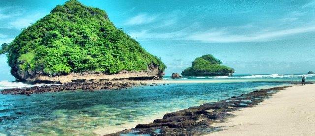 10 Rekomendasi Pilihan Pantai Terdekat Dari Kota Batu Jawa Timur Ini Tak Kalah Cantik Dengan Bali 10