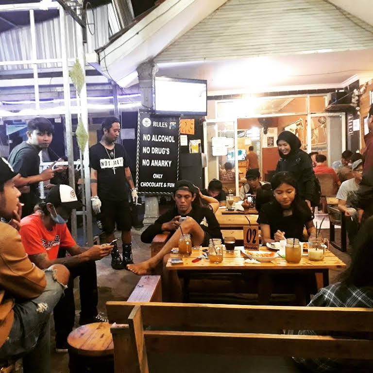 10 Referensi Tempat Nongkrong di Daerah Kediri Cozy dan Kekinian, Wajib Untuk Kalian Coba! 2