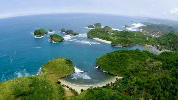 Daftar Pantai Indah di Pacitan Ini Selalu Menjadi Spot Favorit Wisatawan, Mana Yang Mirip Raja Ampat? 3