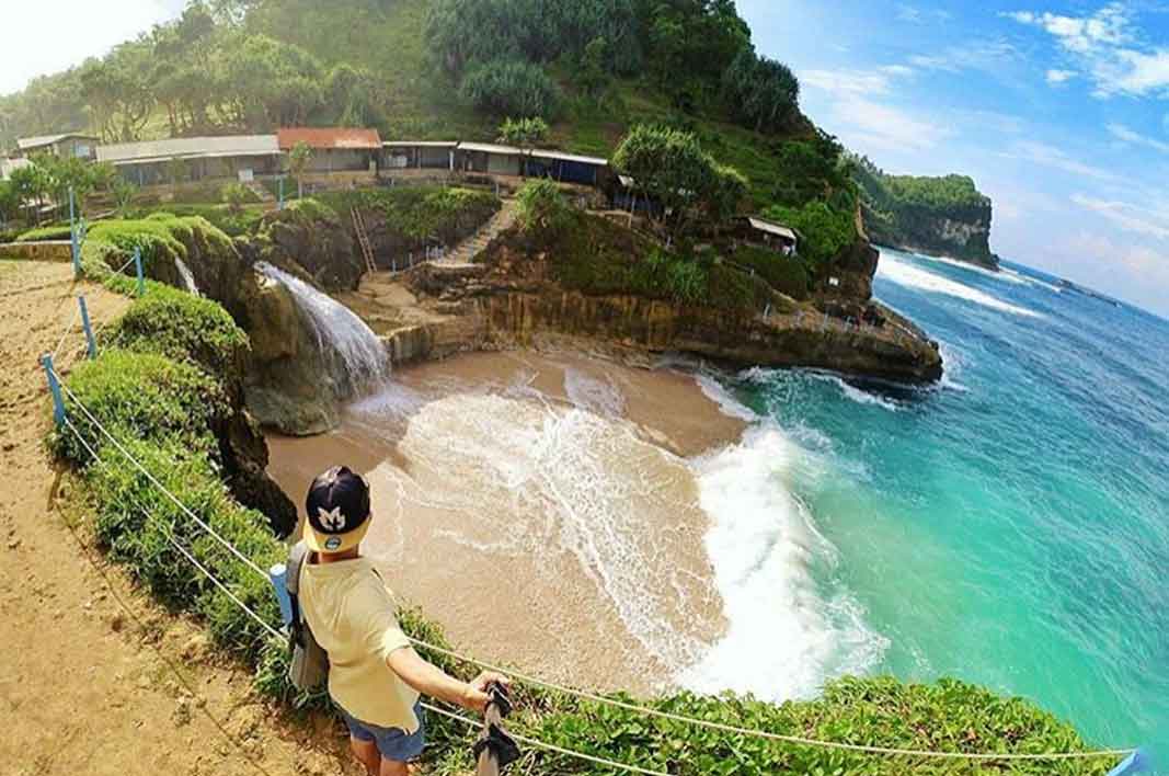 Daftar Pantai Indah di Pacitan Ini Selalu Menjadi Spot Favorit Wisatawan, Mana Yang Mirip Raja Ampat? 4