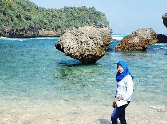 10 Rekomendasi Pilihan Pantai Terdekat Dari Kota Batu Jawa Timur Ini Tak Kalah Cantik Dengan Bali 5