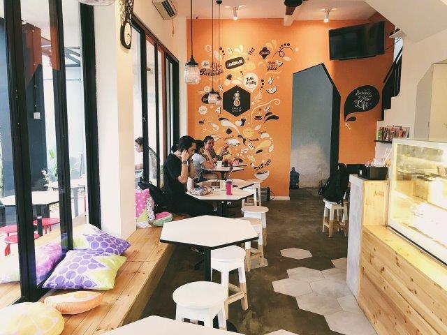 6 Rekomendasi Cafe Romantis Daerah Tangerang Bisa Dijadikan Untuk Candle Light Dinner Bersama Pasangan 6