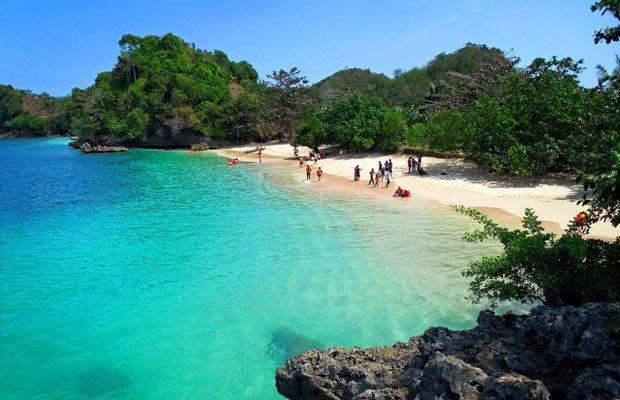 10 Rekomendasi Pilihan Pantai Terdekat Dari Kota Batu Jawa Timur Ini Tak Kalah Cantik Dengan Bali 7
