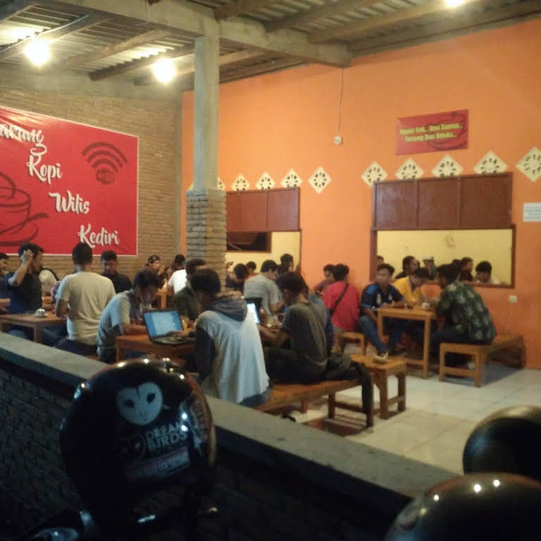 10 Referensi Tempat Nongkrong di Daerah Kediri Cozy dan Kekinian, Wajib Untuk Kalian Coba! 8