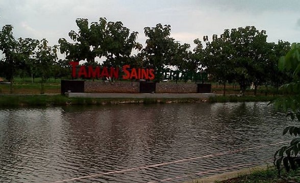 Menikmati Sejuknya Taman di Tengah Belantara Kota, Eco Art Park Sentul City 9