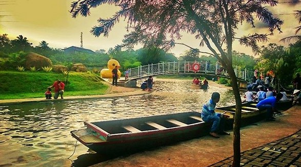Menikmati Sejuknya Taman di Tengah Belantara Kota, Eco Art Park Sentul City 3