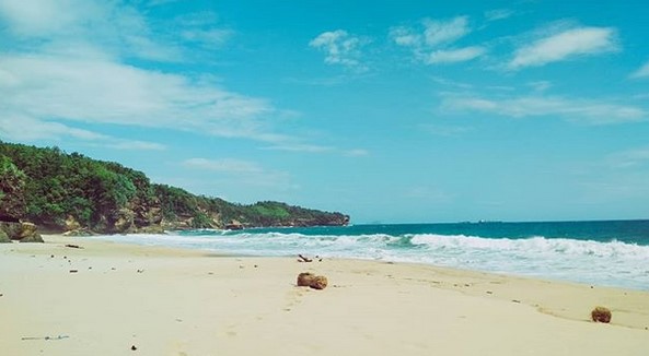 10 Daftar Objek Wisata Pantai Terdekat Dari Madiun Jawa Timur Ini Cocok Banget Buat Dikunjungi 3 10 Daftar Objek Wisata Pantai Terdekat Dari Madiun Jawa Timur Ini Cocok Banget Buat Dikunjungi 3