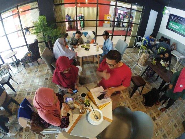 10 Rekomendasi Cafe Paling Epic di Daerah Batam, Cocok Sekali Untuk Hangout Sambil Berburu Foto 3 10 Rekomendasi Cafe Paling Epic di Daerah Batam, Cocok Sekali Untuk Hangout Sambil Berburu Foto 3
