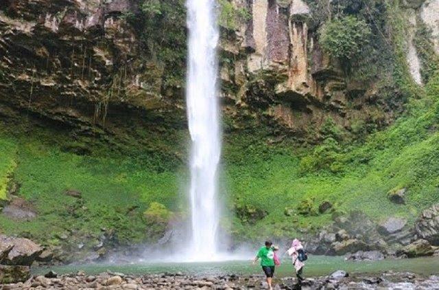 10 Rekomendasi Wisata Air Terjun di Lampung Yang Bagus dan Sangat Menarik Untuk Dikunjungi 3