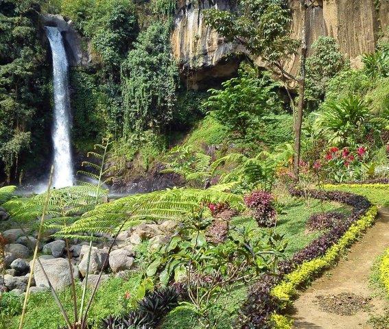 10 Wisata Air Terjun Terindah di Wilayah Malang Yang Instagramable Banget dan Mudah Dijangkau 10