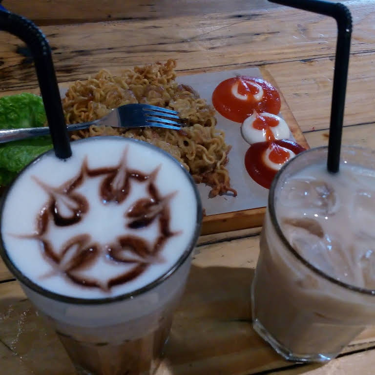 10 Referensi Tempat Nongkrong di Daerah Padang Ini Memiliki Ambience Yang Bikin Nyaman dan Asik! 7