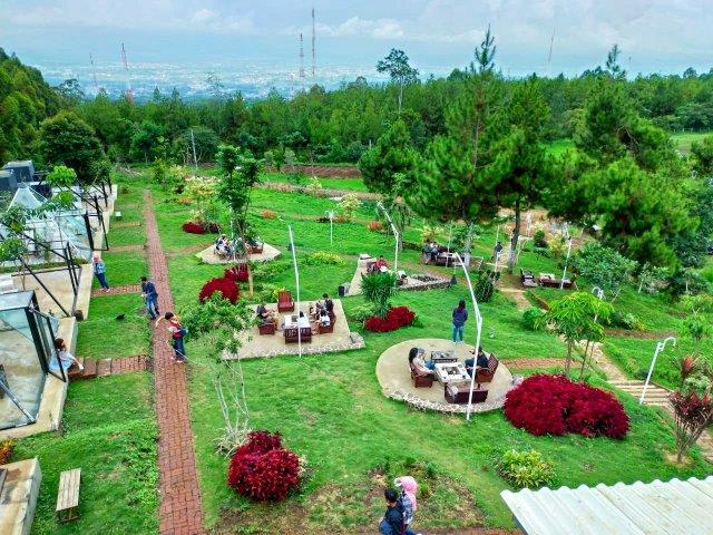 6 Rekomendasi Cafe Hits di Daerah Batu Yang Bikin Pikiran Tenang dan Wajib Kalian Coba! 5