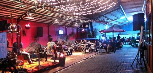 10 Referensi Tempat Nongkrong di Daerah Depok, Murah dan Nyaman Untuk Kumpul Bareng Temen! 9