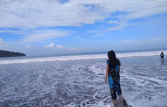 7 Alasan Mengapa Pantai Pangandaran Wajib Kita Kunjungi Saat Datang Waktu Libur 2 7 Alasan Mengapa Pantai Pangandaran Wajib Kita Kunjungi Saat Datang Waktu Libur 2