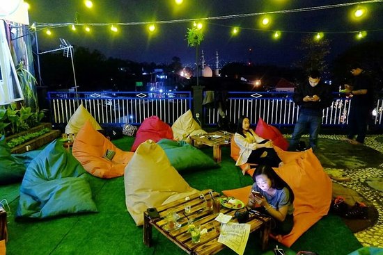 6 Rekomendasi Tempat Nongkrong Populer di Kota Batu Saat Malam Hari Yang Bikin Tambah Seru 5