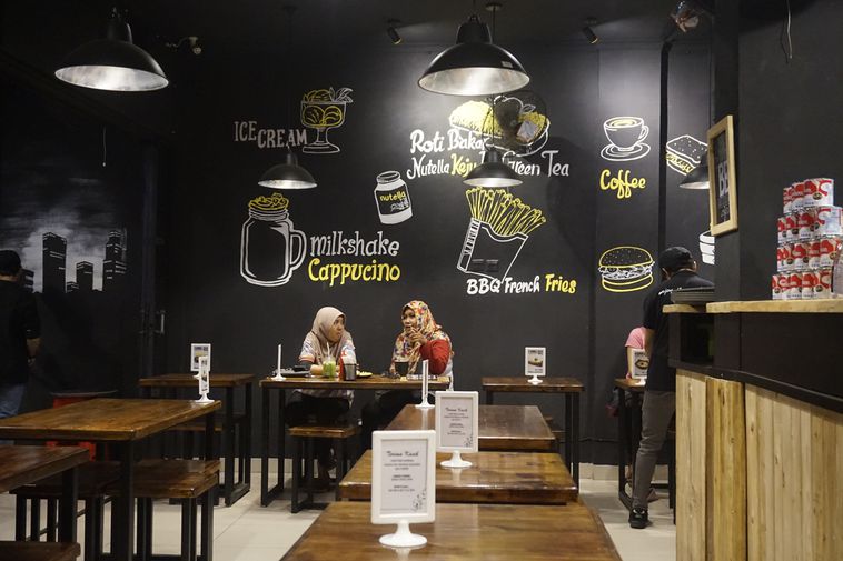 10 Daftar Pilihan Cafe Murah di Daerah Depok, Bisa Buat Hangout Akhir Pekan Bersama Teman! 8