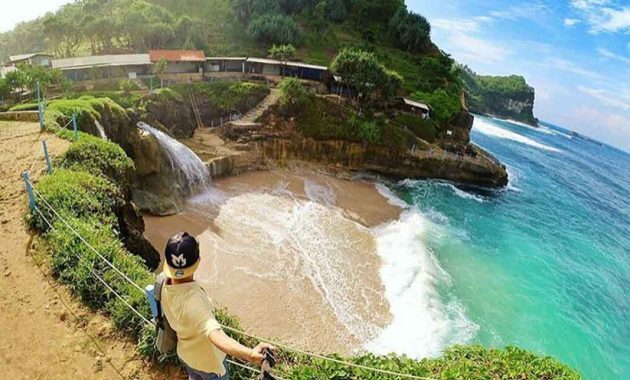 Daftar Pantai Indah di Pacitan Ini Selalu Menjadi Spot Favorit Wisatawan, Mana Yang Mirip Raja Ampat? 4 Pantai di pacitan jawa timur untuk camping terbaru mirip raja ampat 2021 yang paling bagus buat ngecamp bisa berenang aman apa saja ada air terjunnya flying fox penginapan terjun anakan anyer area alami kasap banyu tibo buyutan belum terjamah snorkling yg dilalui bus pacitan.Com cocok camp cantik celeng daerah donorojo dekat dengan kota ponorogo dimana dimanfaatkan mana enak explore klayar east java eksotis elok foto favorit foto2 kumpulan indah terindah gunung kidul goa gong google map ngiroboyo gelon ngandul gemah genting hari ini hits hotel hadiwarno htm tepi indrayanti iroboyo I tengah jls jatim daftar wisata baru kabupaten kebonagung kab kawasan selain keren akses ke lorok lagu letak langitan lirboyo losari lirik kelayang masih sepi melihat sunrise mudah dijangkau diakses mancing mp3 meluap ngadirojo nampu naik perahu ngambur ndaki ombaknya tenang ombak besar kecil obyek orang tenggelam hilang srau pasir putih pringkuku pasang pinggir jalan pangasan pidakan teleng ria renang ramai romantis resort rob seperti soge sekitar sudimoro seluruh surfing tulakan tersembunyi snorkeling 7 dan video villa wilayah wonogiri wajib dikunjungi watu karung wawaran bale